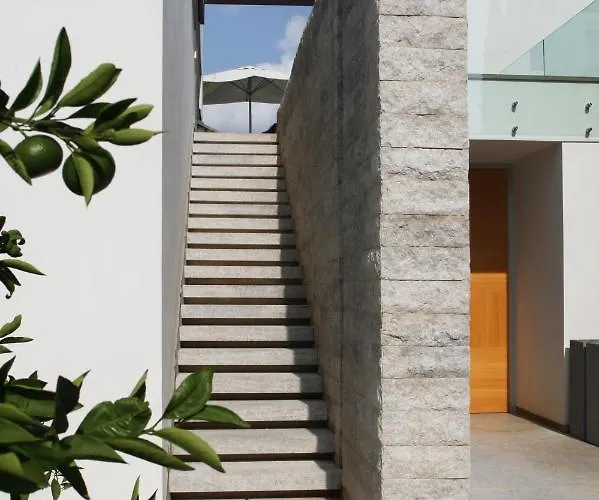 Om By Valsabbion 메덜린